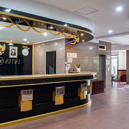 Melin Hotel Tanjungpinang Екстер'єр фото