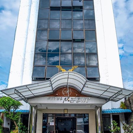Melin Hotel Tanjungpinang Екстер'єр фото