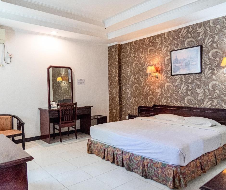 Melin Hotel Tanjungpinang Екстер'єр фото